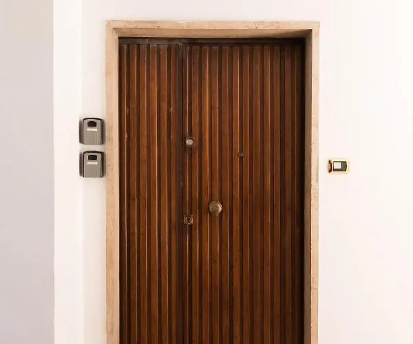 דירה The Vatican Two - Private Balcony רומא
